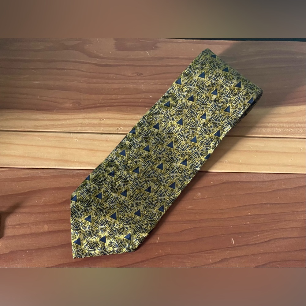 Battaglia 100% Silk Vintage Necktie Made In Italy Black / Gold 60”
